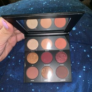 Kylie Cosmetics Makeup - KYLIE COSMETICS - THE BURGUNDY PALETTE Kylie Cosmetics Makeup - KYLIE COSMETICS - THE BURGUNDY PALETTE